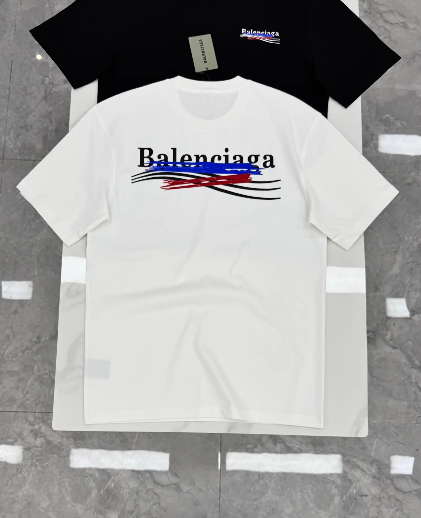 ⚜️Balenciaga New Arrival T ， Same Style❤️ . ， .“Balenciaga” + ， ！ ， ，Breathable ， or ✨ ， 、 ， ！ ！ ：Black.White.Sizes：S-3XL ❗️（175/145 L）